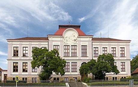 Základní škola, Osík